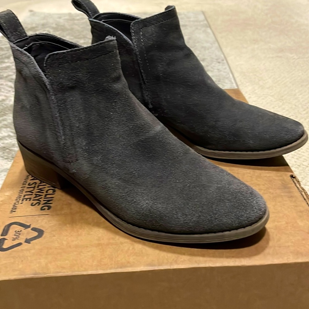 Dolce Vita Women’s Suede Gray Booties Size 7